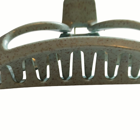 🍁 3/$15 Eco Friendly Bow Hair Clip - Picture 5 of 6